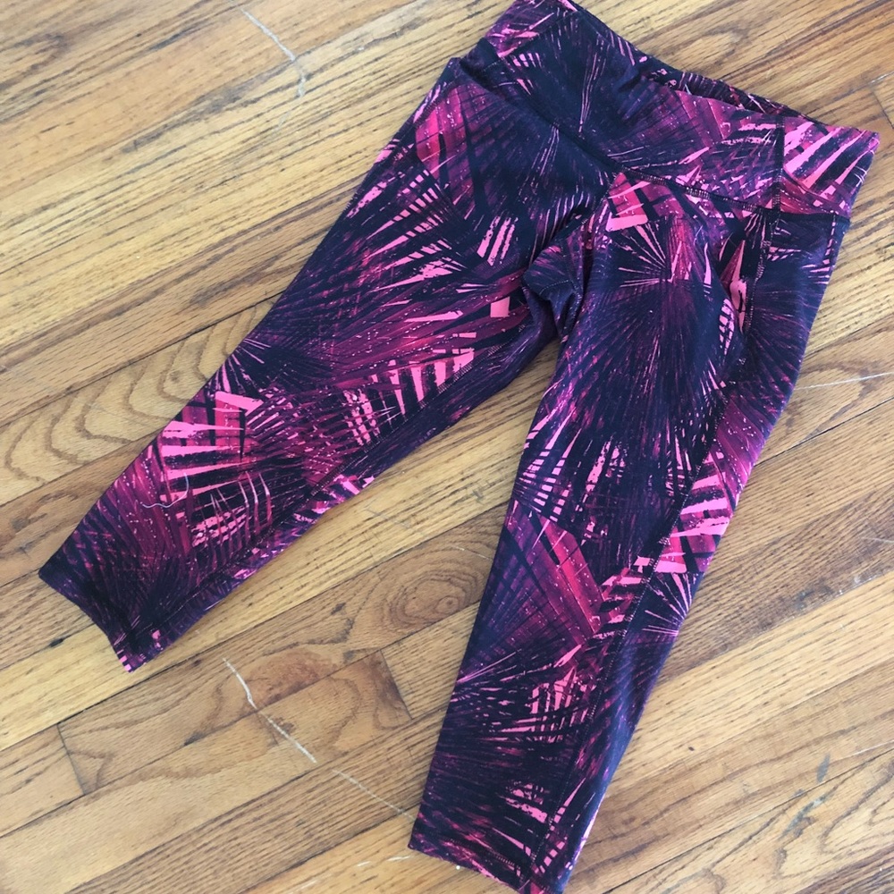 Tropical Print Cropped Petite Active Leggings